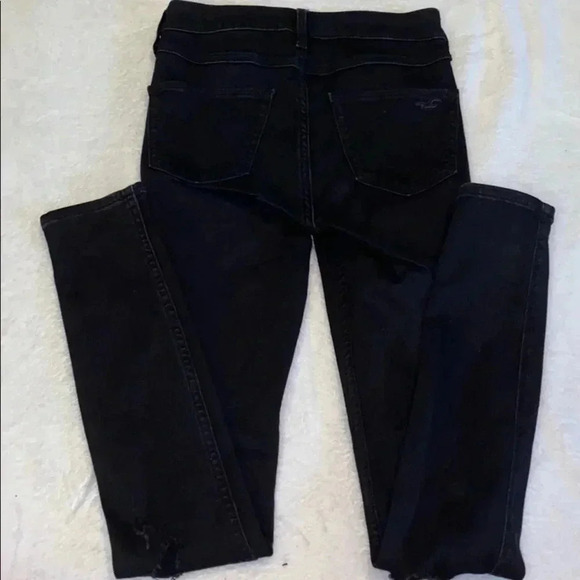 Hollister Ripped Jeans - Picture 5 of 6